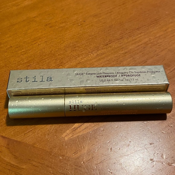 Stila HUGE Extreme Lash Mascara Waterproof - Picture 5 of 16